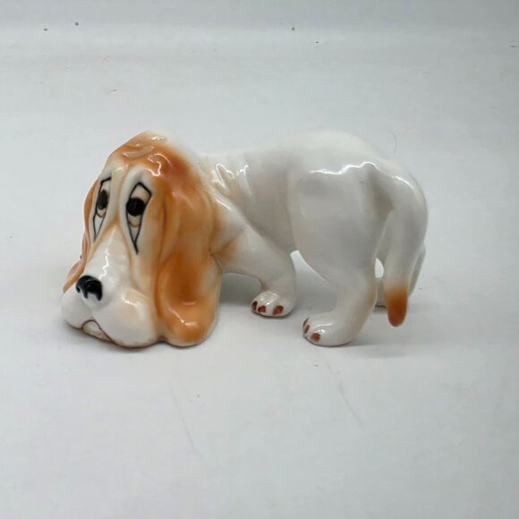 Sad-Eyed Ceramic Basset Hound Figurine 3" - Picture 7 of 8
